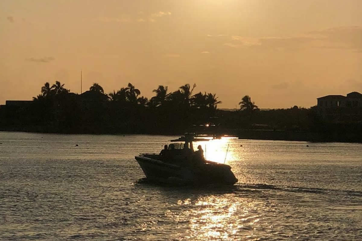 cerri-tender-private-boat-charter-la-romana-catalina-island-3