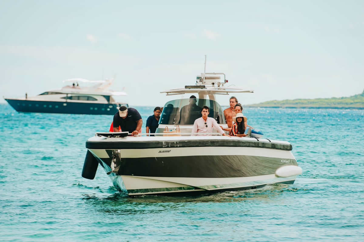 cerri-tender-private-boat-charter-la-romana-catalina-island-4