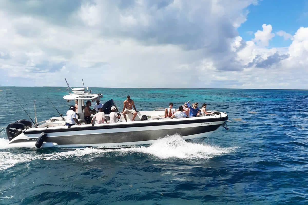 cerri-tender-private-boat-charter-la-romana-catalina-island-6