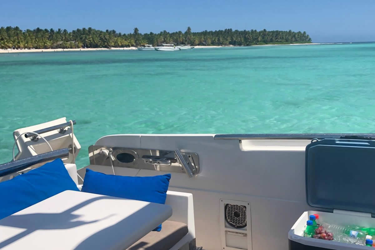 cerri-tender-private-boat-charter-la-romana-catalina-island-7