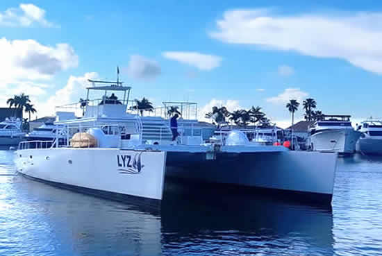 Catamarán Privado 80 "LYZ"